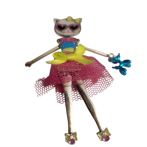 Whimsical Articulated Cat Brooch - Picture 8 of 8